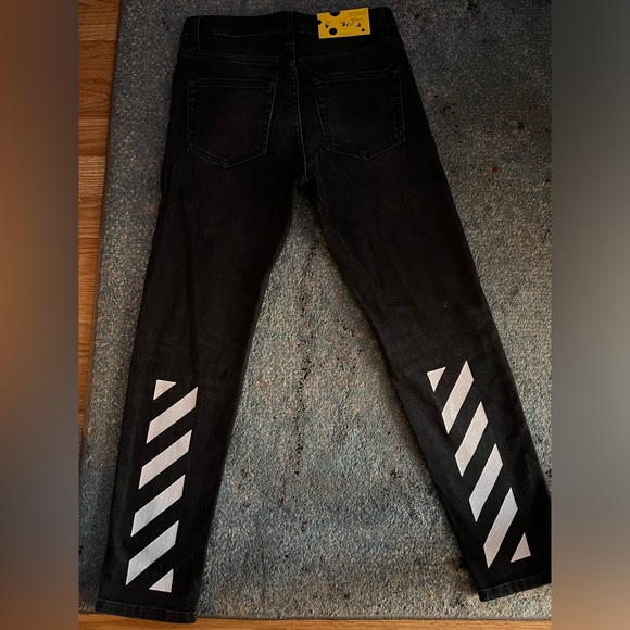Boys Off-White Arrow Jeans - Picture 2 of 2